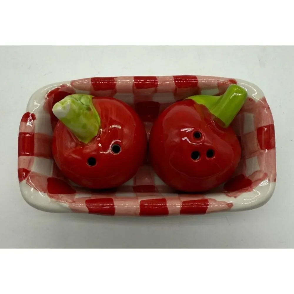 Pier 1 One Salt And Pepper‎ Shakers Cherries or Apples Small Gingham Basket
